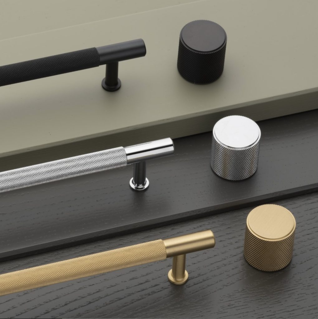 Cupboard bar handles and knobs in black, nickel and brass